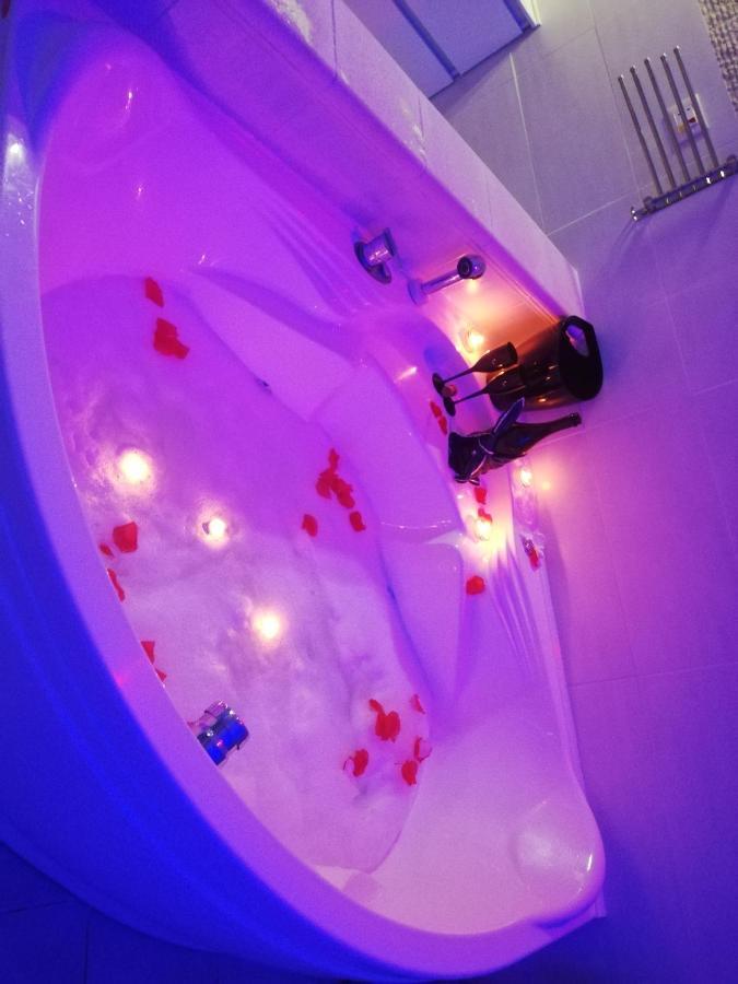 V&M Suite Con Jacuzzi Ostuni Eksteriør bilde