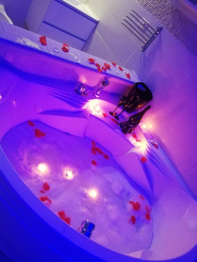 V&M Suite Con Jacuzzi Ostuni Eksteriør bilde