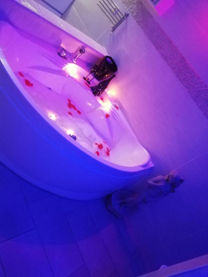 V&M Suite Con Jacuzzi Ostuni Eksteriør bilde