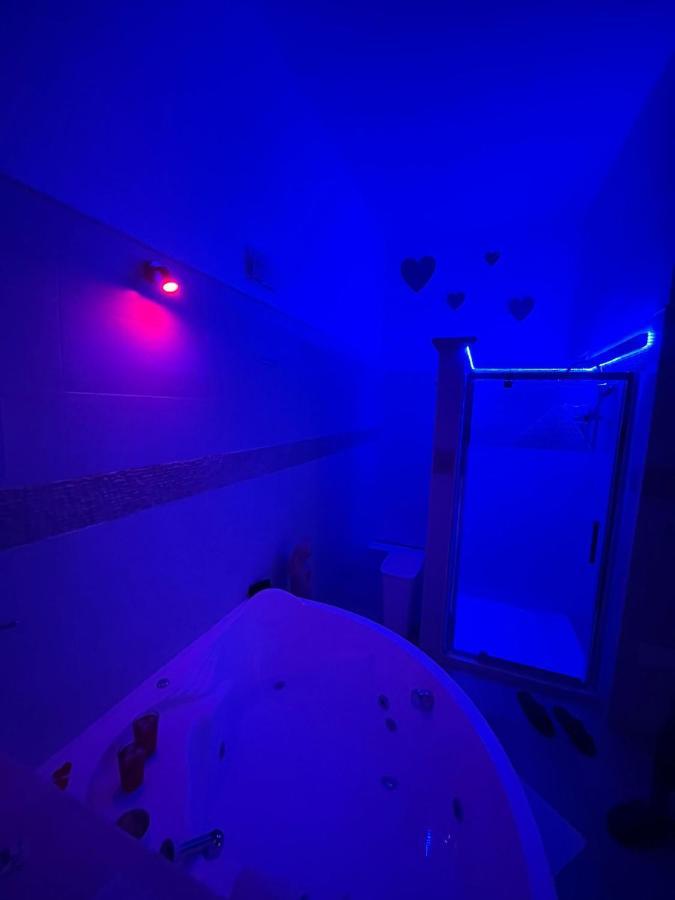 V&M Suite Con Jacuzzi Ostuni Eksteriør bilde