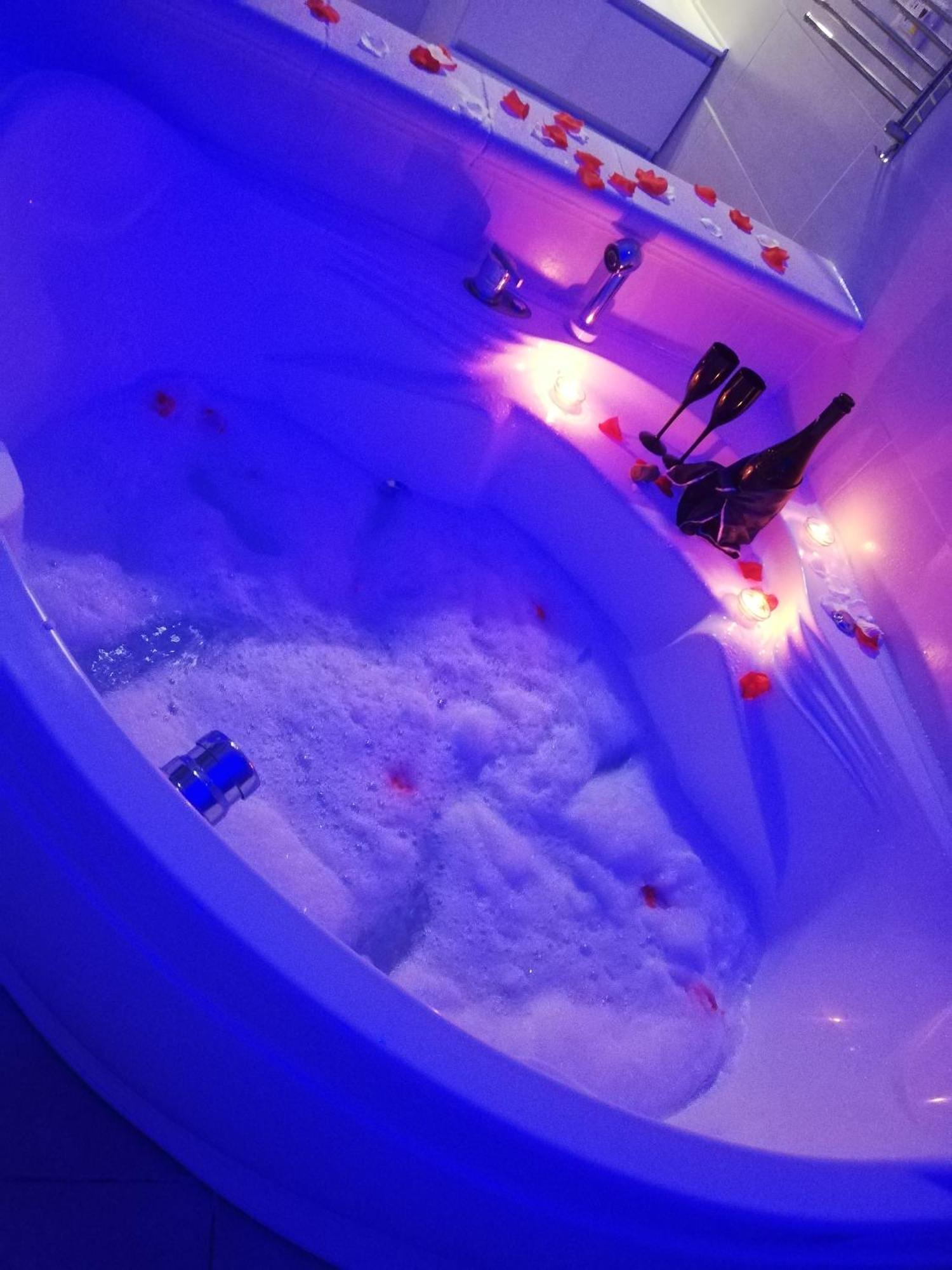 V&M Suite Con Jacuzzi Ostuni Eksteriør bilde